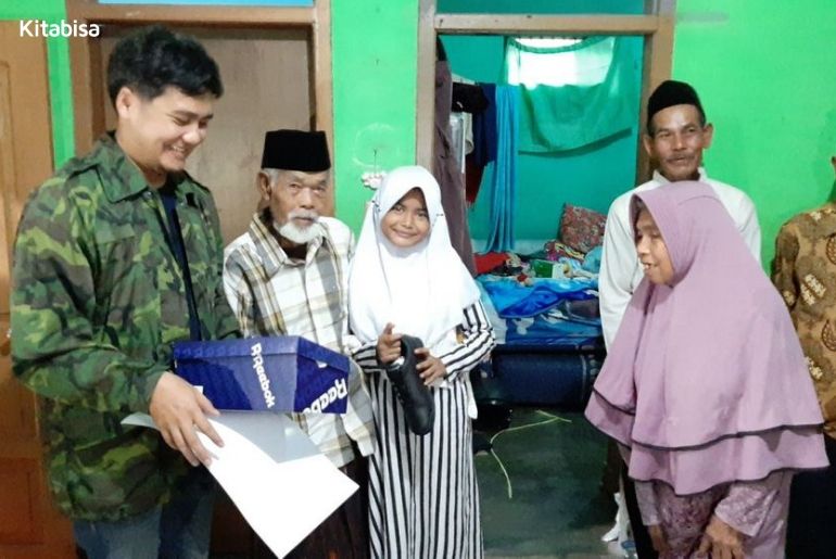 Sepatu Baru untuk Nabila yang Videonya Viral di Media Sosial