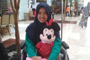 Bantuan untuk Kesembuhan Dian Korban Kecelakaan