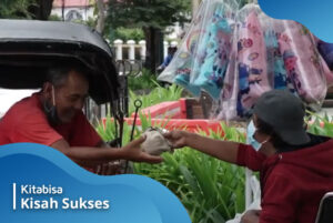 Pak Barokah, Berjualan Arum Manis dari Kursi Roda