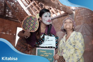 Sosok Unik Inem Jogja, Bantu Pedagang Lansia yang Kesusahan