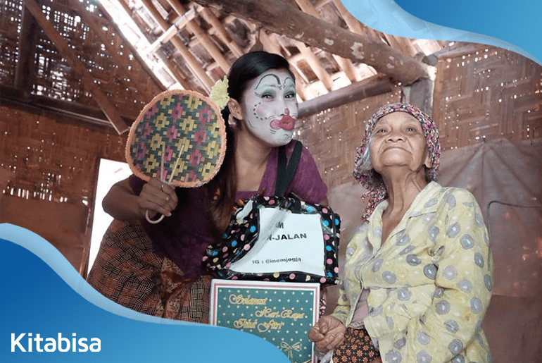 Sosok Unik Inem Jogja, Bantu Pedagang Lansia yang Kesusahan