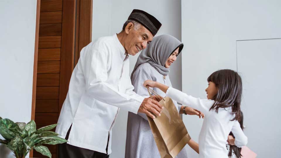 Sedekah Subuh untuk Orang Tua